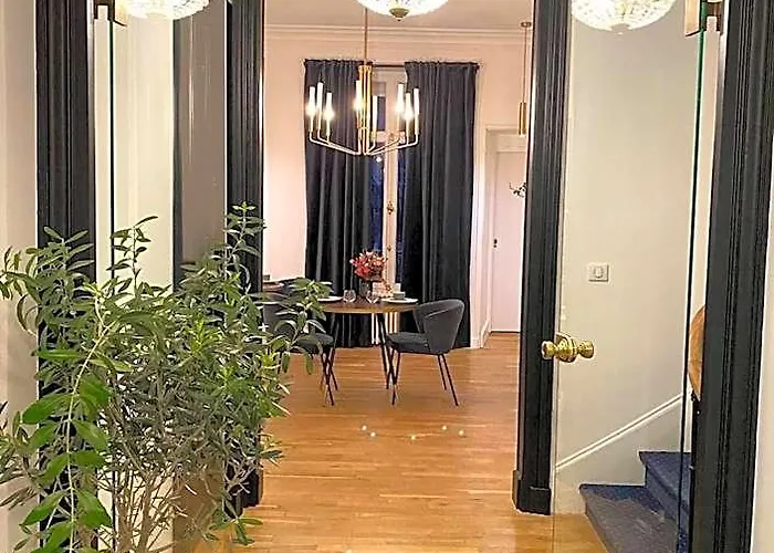 La Maison De Reina